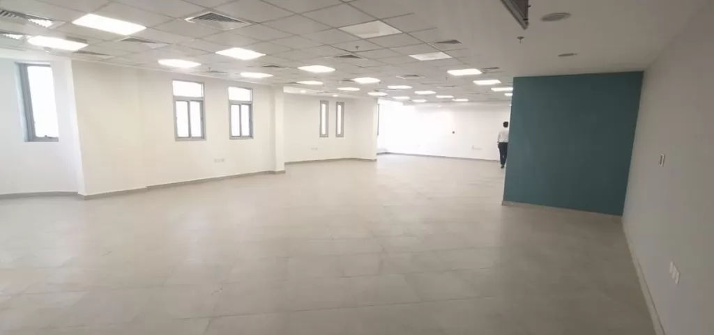 Commercial Ready Property U/F Office  for rent in Al Sadd , Doha #12547 - 1  image 